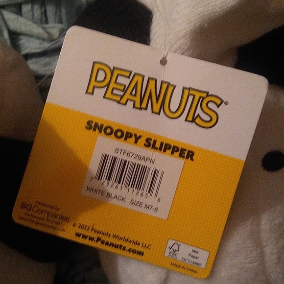 FREE PEANUTS socks NWT Peanuts slippers - Picture 2 of 3